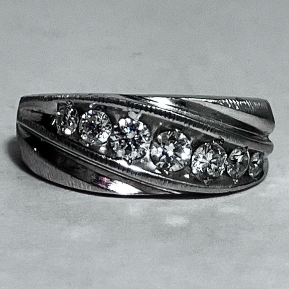 14Kt WHITE GOLD & DIAMOND Ring / Channel Set / Size 9.5 / Comfort Fit Setting - Picture 2 of 10